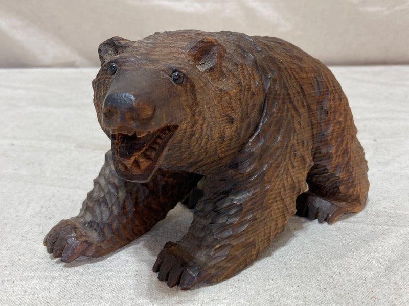 Folk Art Carved Bear (1 of 7)