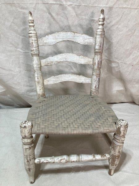 Country Painted White Childs Chair (1 of 10)