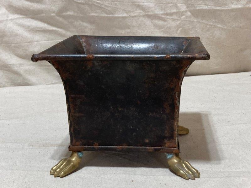 Tole planter with Claw Feet (1 of 10)