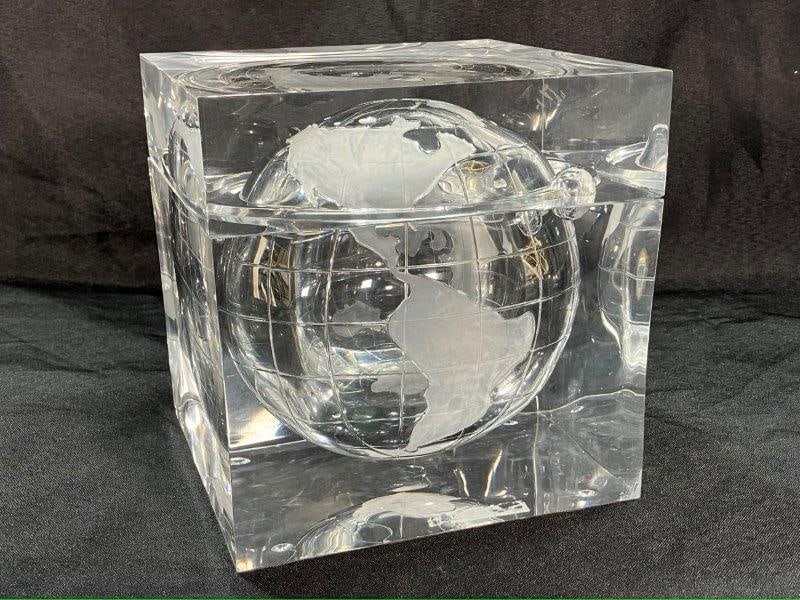 Mid Century Modern Lucite Globe Ice Bucket (1 of 13)