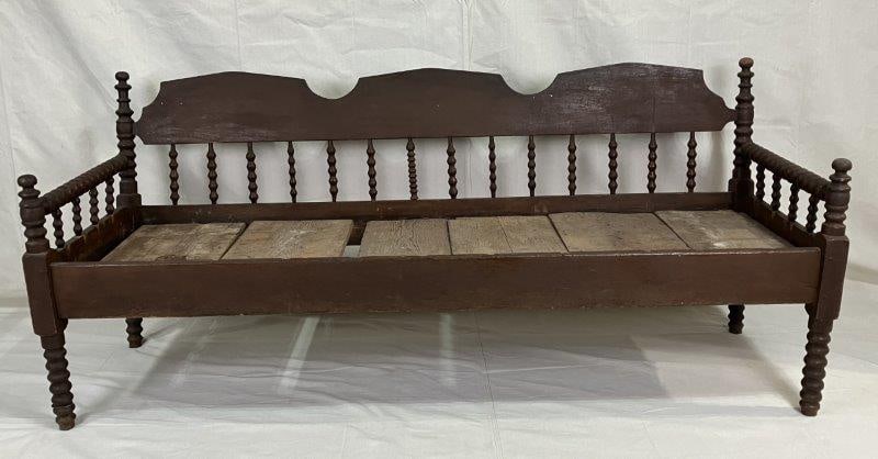 Antique Painted Jenny Lind Bench Daybed (1 of 19)
