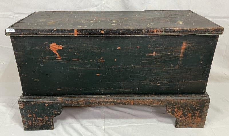 Southern Painted Yellow Pine Blanket Chest (1 of 20)