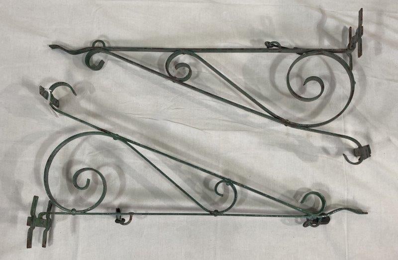 Pair of Painted Iron Architectural Brackets with Scrollwork (1 of 11)