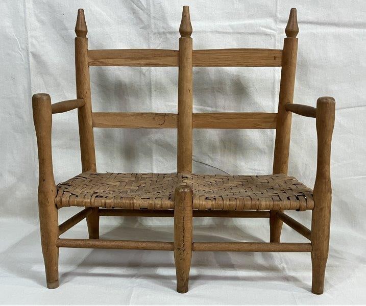 Country Child's Bench (1 of 11)