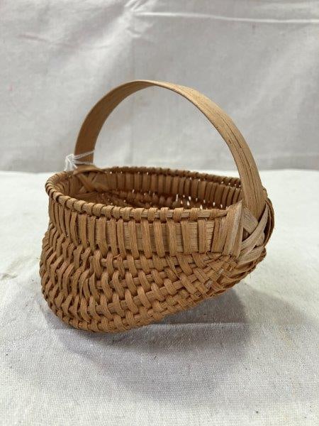 Small Vintage Buttocks Basket (1 of 10)