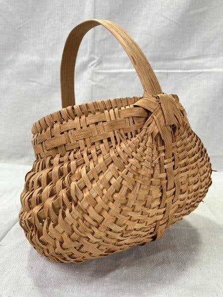 Country Buttocks Basket (1 of 18)