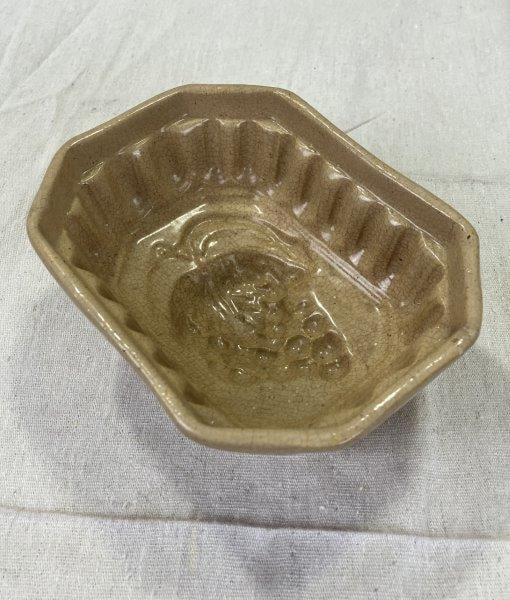 Early Yellow Ware Mold (1 of 13)