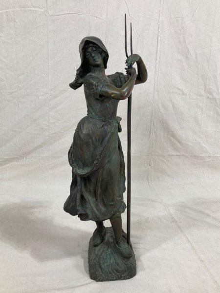 Large Early Dutch Bronze of a Woman (1 of 17)