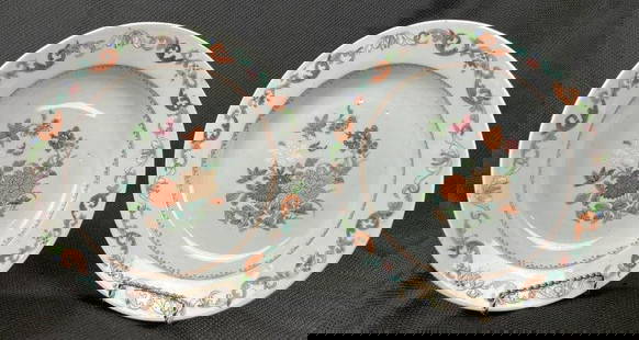 Pair of Qianlong Famille Rose Plates, 18th Century: A finely enameled pair of Qianlong period Famille Rose porcelain plates, each decorated with elegant floral motifs in soft pastel tones typical of the 18th-century Chinese export tradition. The delica