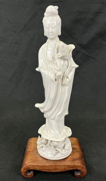 Chinese Blanc de Chine Porcelain Figure of Kwan Yin (1 of 10)