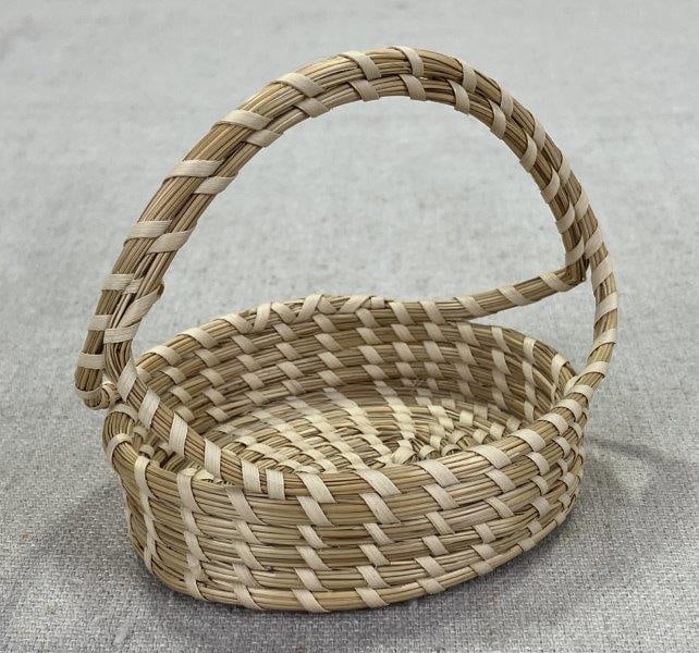 Miniature Charleston Sweetgrass Basket (1 of 8)