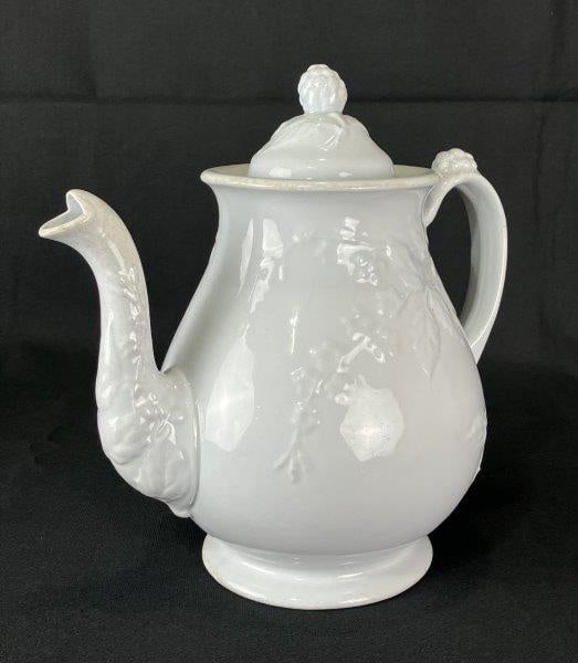 E & C Challinor Ironstone Teapot (1 of 16)