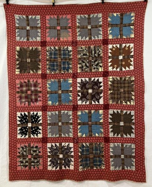 Handmade Quilt in "Bear's Paw" Pattern (1 of 16)