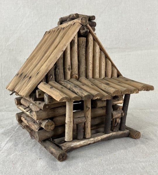 Folk Art Log Cabin (1 of 12)