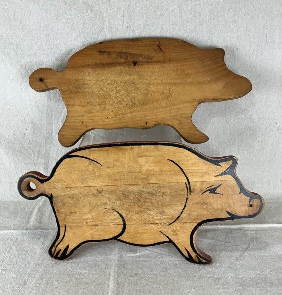 Two Folk Art Pig Cutting Boards (1 of 9)