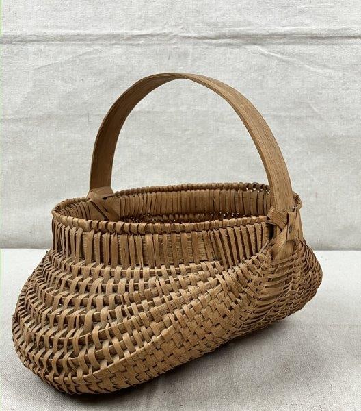 Country Buttocks Basket (1 of 8)