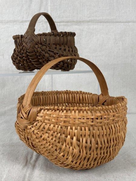 Two Small Buttocks Baskets (1 of 12)