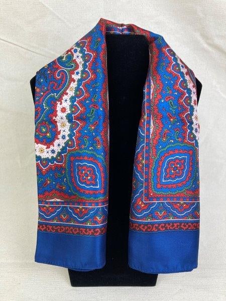 Vintage Italian Scarf with Medallion Design (1 of 8)