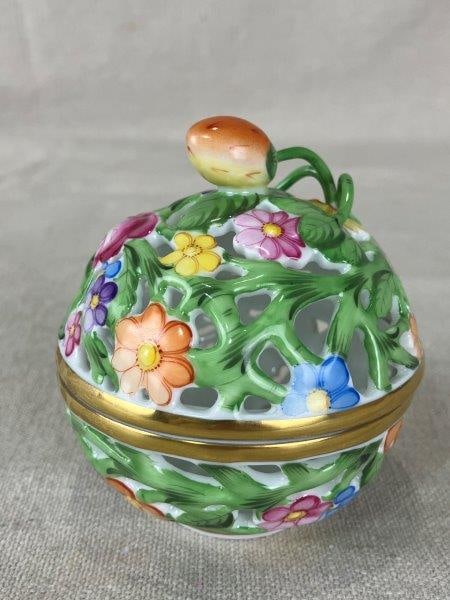 Herend Reticulated Covered Box (1 of 11)