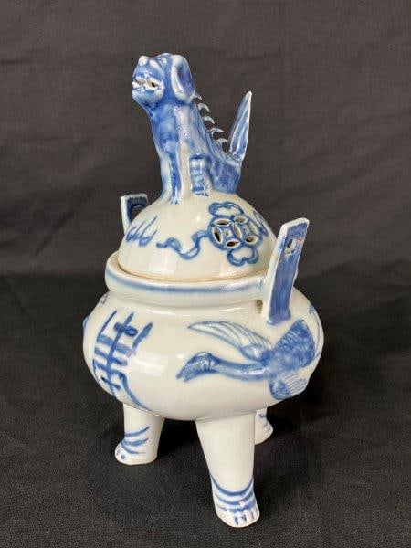 Blue and White Porcelain Footed Incense Burner (1 of 11)