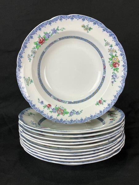Copeland Spode “Lyon” Dinnerware, Set of Eleven (1 of 8)