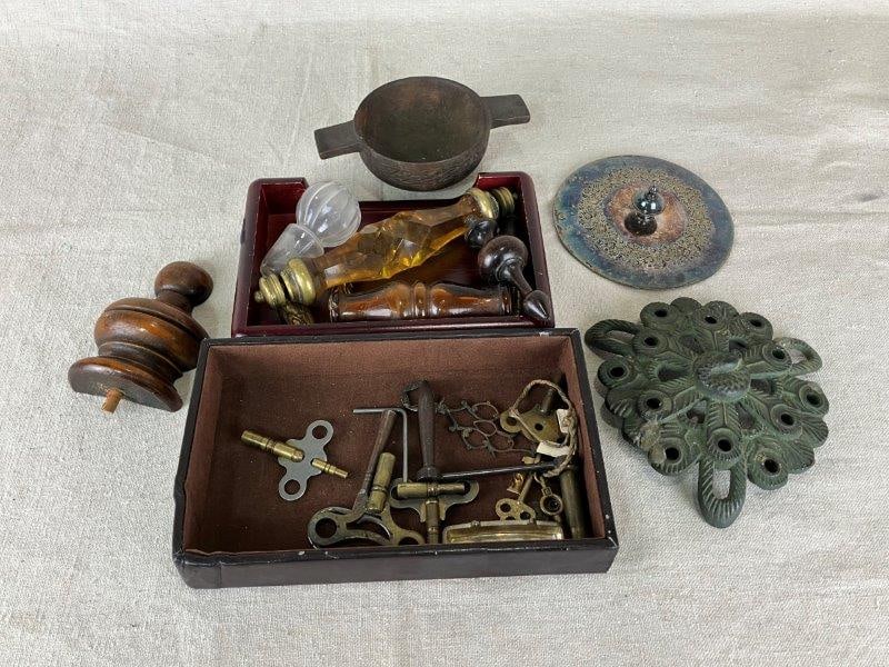 Assorted Parts, Pieces, and Keys (1 of 5)