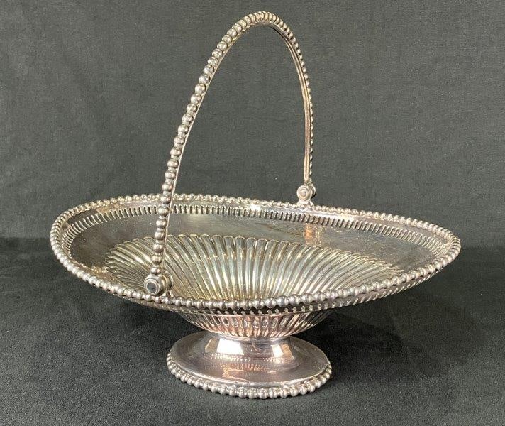 Rogers Smith & Co. Handled Silverplate Basket (1 of 11)