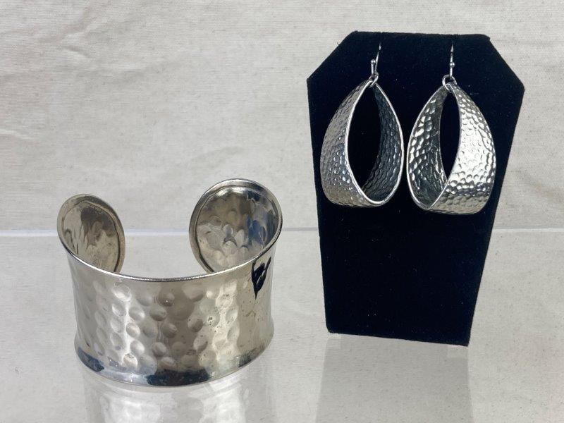 Hammered Silvertone Earring and Cuff Bracelet Set (1 of 6)
