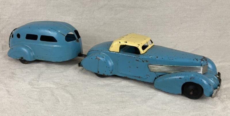 Wyandotte Pressed Steel Roadster and Camper Trailer (1 of 14)