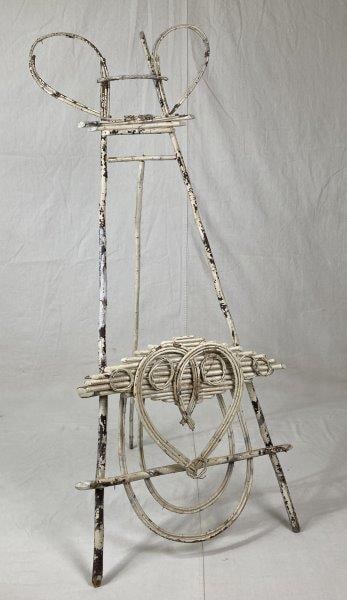 Folk Art Easel (1 of 8)
