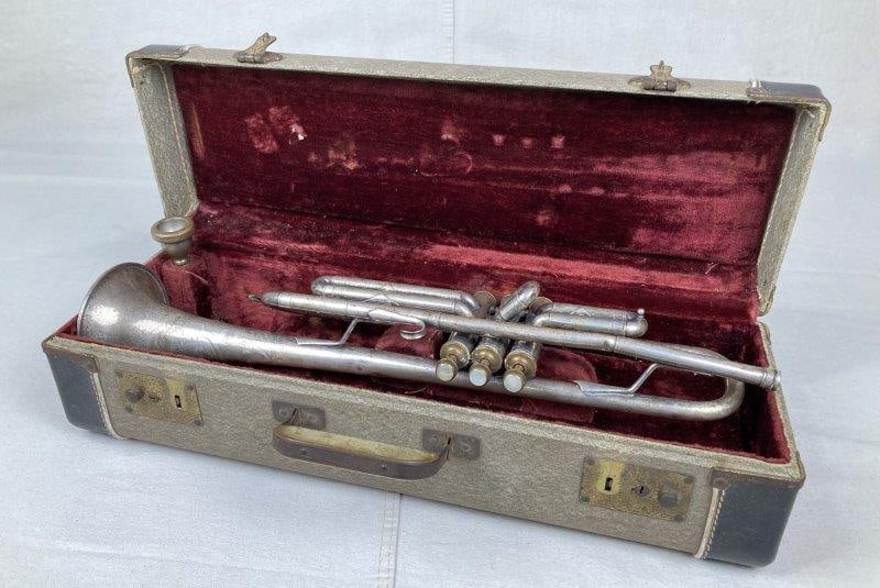 Vintage Trumpet (1 of 16)