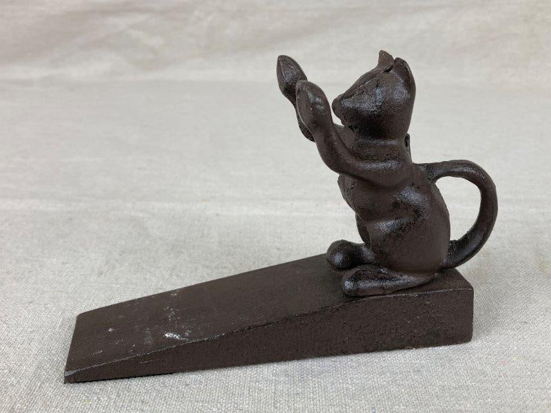 Cast Iron Cat Doorstop (1 of 10)