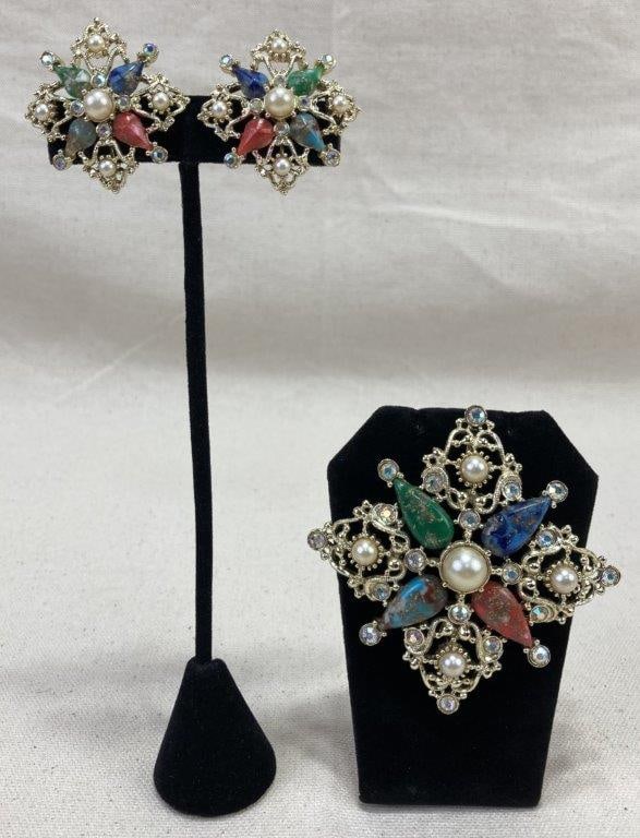 Sarah Coventry Vintage Goldtone Brooch and Earring Set (1 of 7)