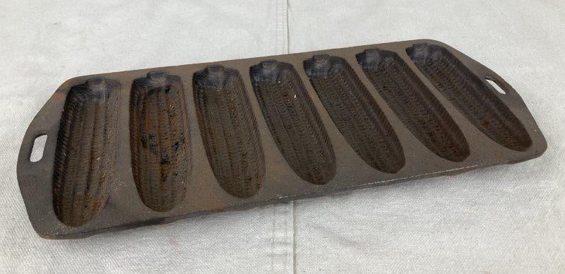 Cast Iron Cornbread Mold (1 of 3)