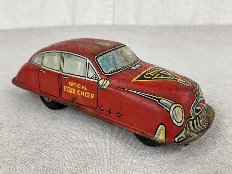 Marx Tin Lithograph Fire Chief Friction Car (1 of 6)