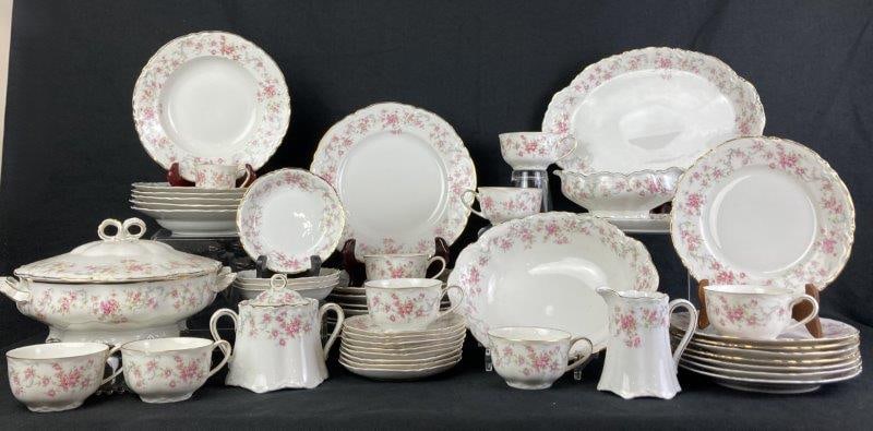 Forty-Eight Pieces of Hutschenreuther Selb Pink Rose (1 of 7)