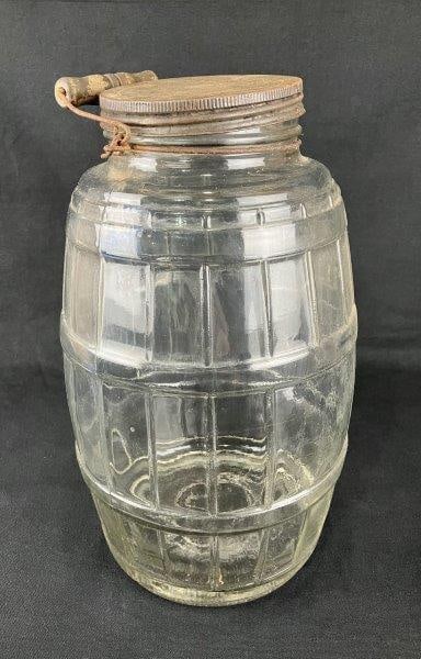 Duraglas Barrel Glass Store Jar (1 of 8)