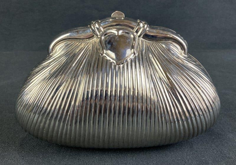 Vintage La Regale Shell Silvertone Metal Evening Bag (1 of 10)