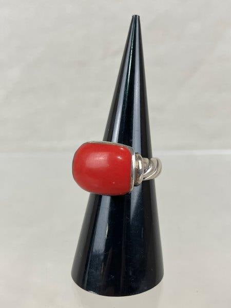 Sterling Silver Moonga Ring: Sterling silver ring featuring a rectangular red coral (moonga) inlay set within a twisted silver frame for added depth and texture. Stamped SE 925 on the interior. Ring size approx. 5.75 and weighs 6