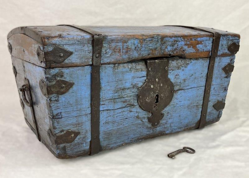 19th-Century Folk Art Painted Small Chest (1 of 9)