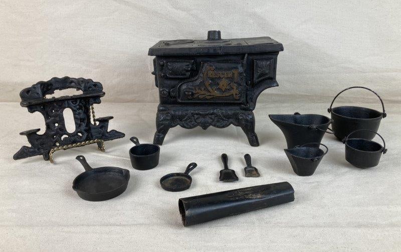 Crescent Cast Iron Toy Cookware (1 of 12)