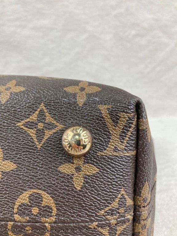 Louis Vuitton Graceful PM Shoulder Bag - 14
