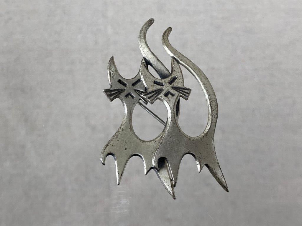 Vintage Beau Sterling Silver Cat Brooch (1 of 4)