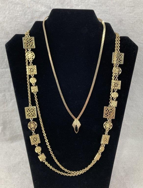 Fourteen-Piece Goldtone Costume Jewelry Assortment - 5