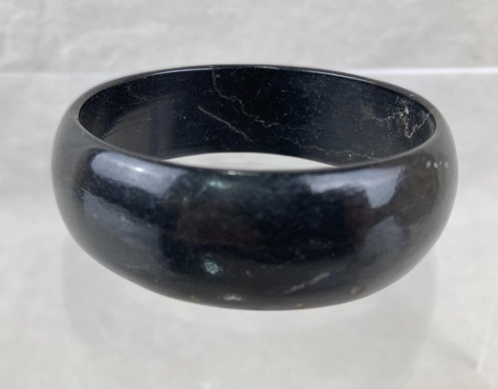 Seven-Piece Bangle Bracelet Assortment - 15