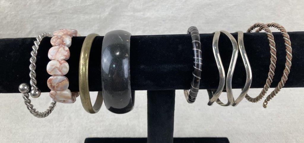 Seven-Piece Bangle Bracelet Assortment - 18