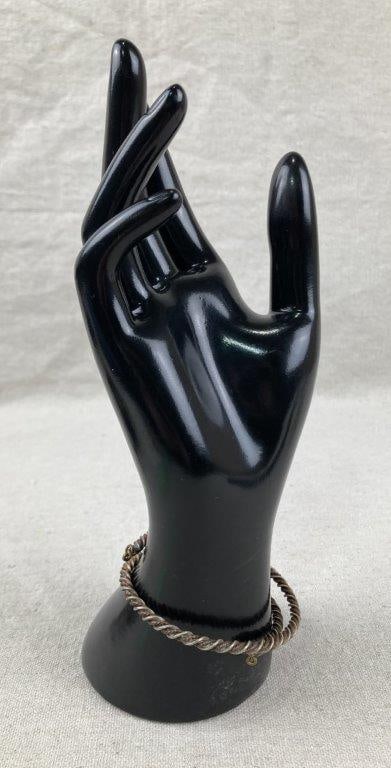 Seven-Piece Bangle Bracelet Assortment - 7