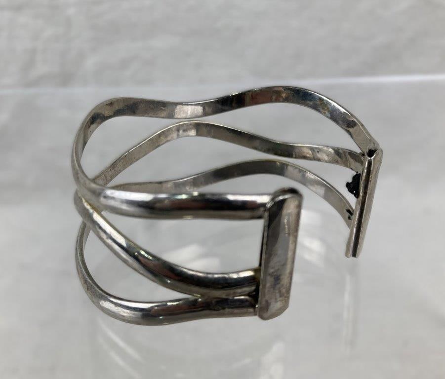 Seven-Piece Bangle Bracelet Assortment - 9