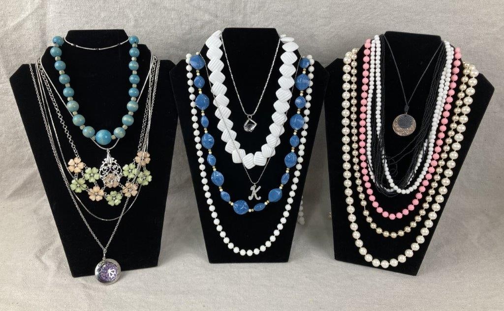 Costume Jewelry Statement Necklace Assortment (1 of 10)