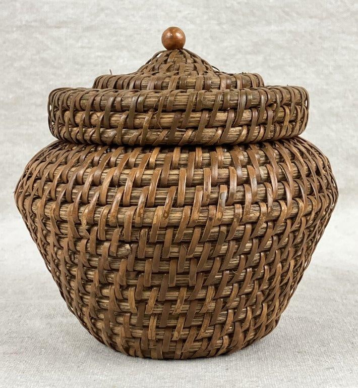 Small Lidded Rattan Basket - 2